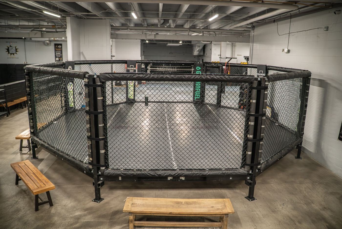 Full-size MMA cage